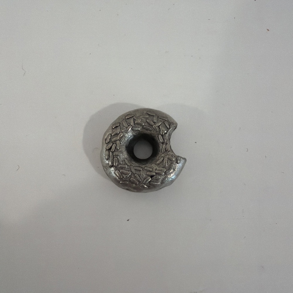2000 The Simpson's CLUE Game Replacement Part‎ Poisoned Donut